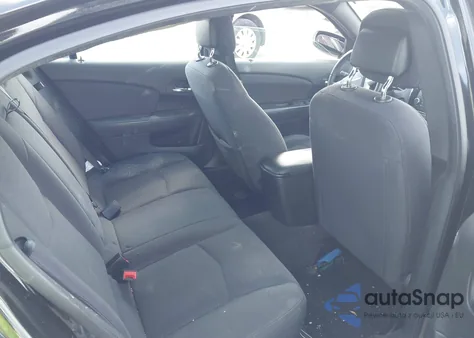 2013 Chrysler 200 Touring z USA, uszkodzony, nr VIN 1C3CCBBG1DN678635